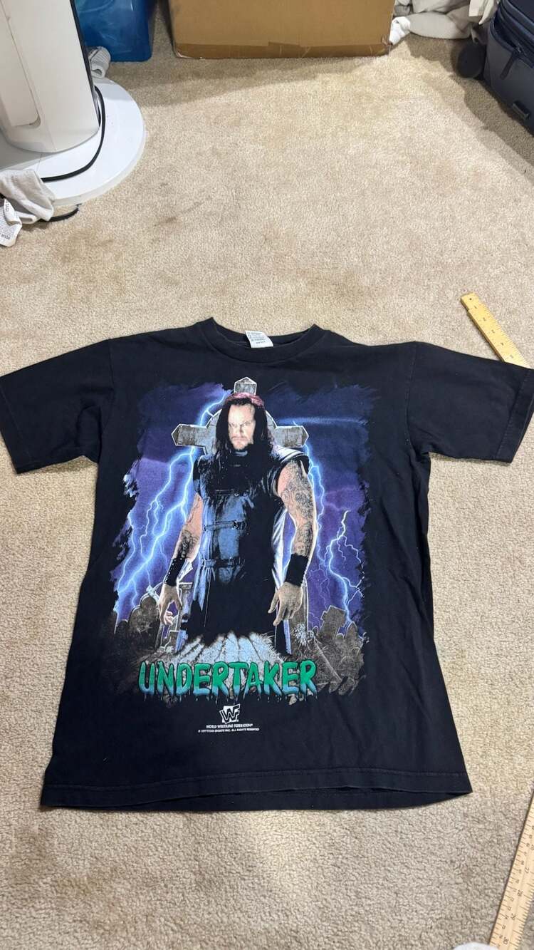 Vintage 1997 WWF The Undertaker Graphic T-Shirt